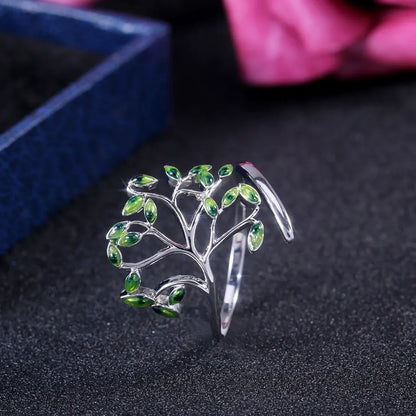 Anillo de árbol verde