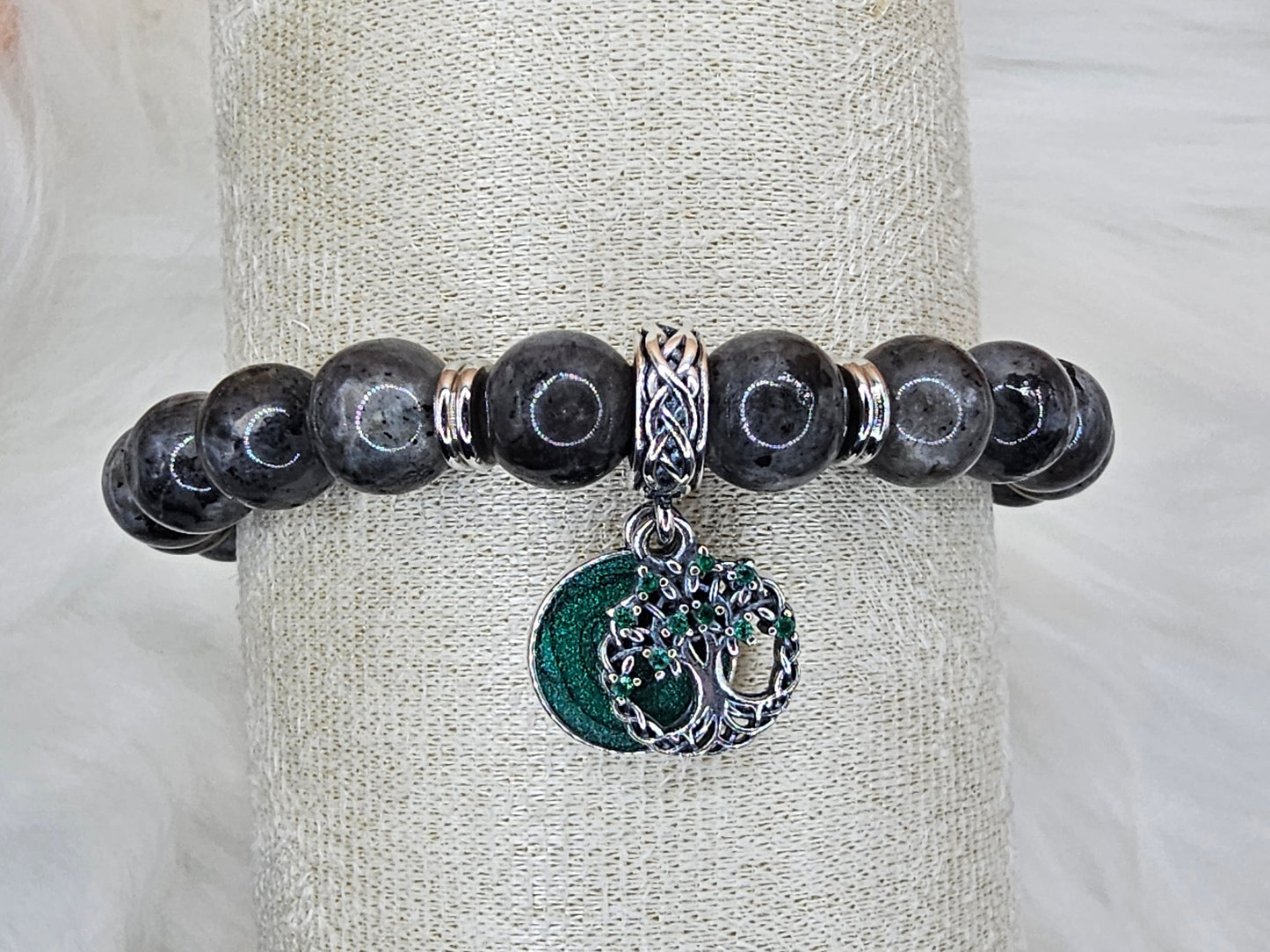 La Forêt Sombre - The Dark Forest Bracelet