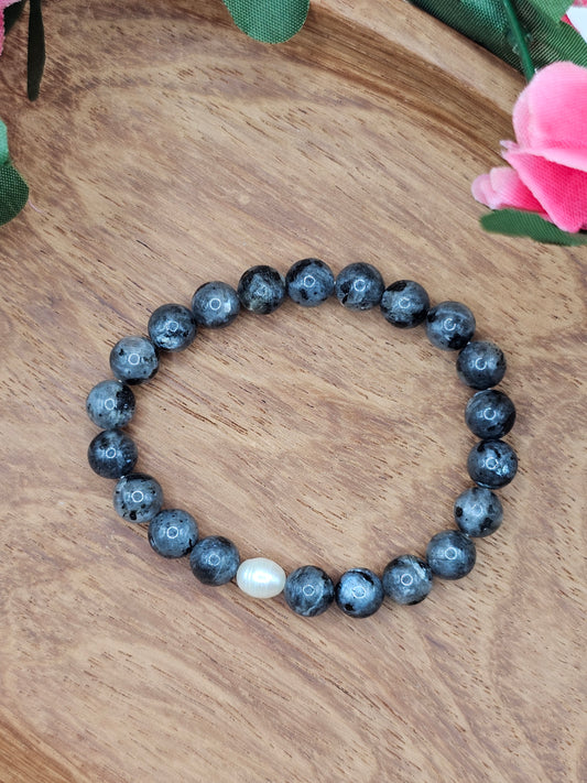 Ombres et Lumière – Spectrolite & Pearl Bracelet