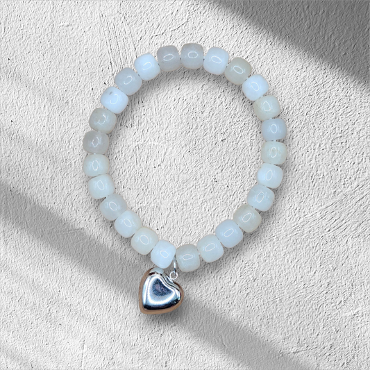Cœur de Pierre – White Marble & Heart Charm Bracelet